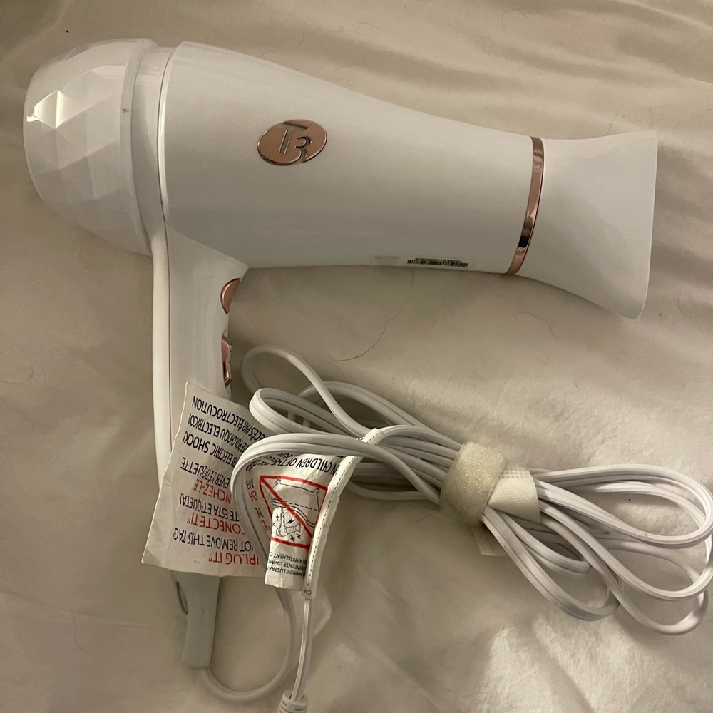 T3 Blowdryer
